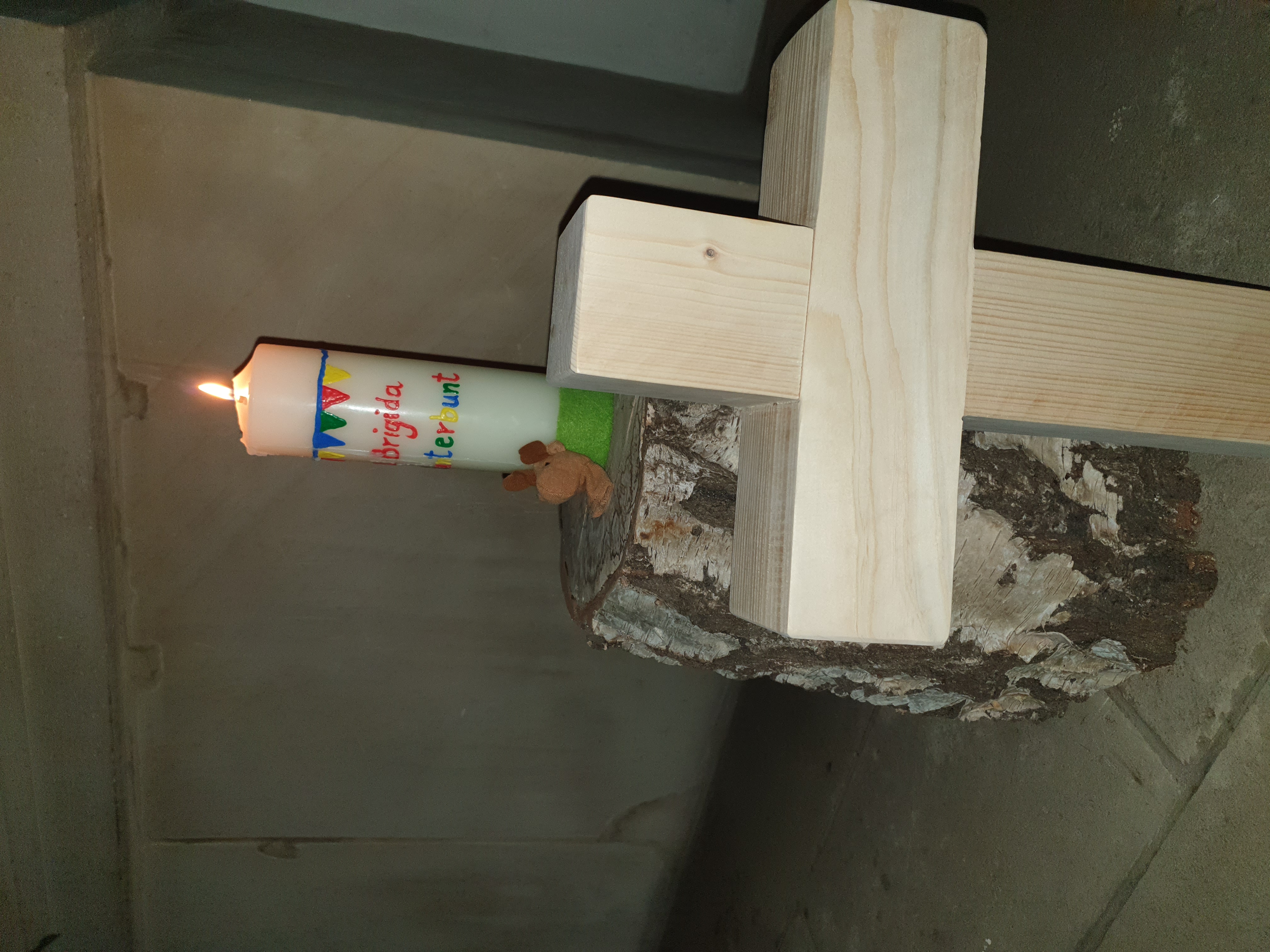 Kunterbunt Kerze und Kreuz